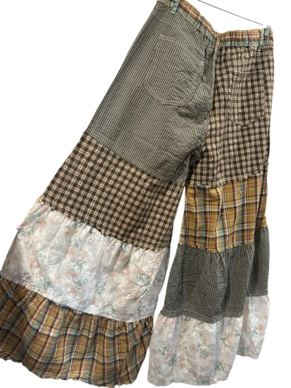 POL Patchwork Wide-Leg pants in Brown, Cream, Green - Picture 2 of 9